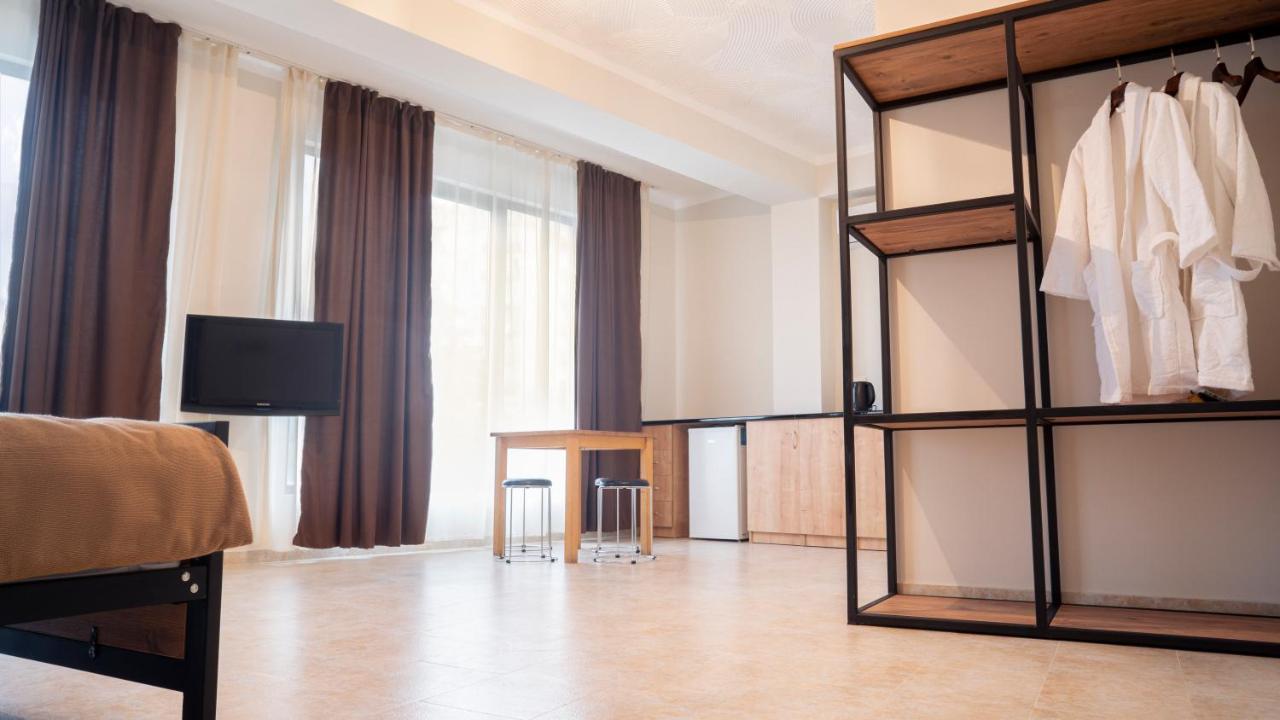 Babilon Hotel ティビリシ エクステリア 写真